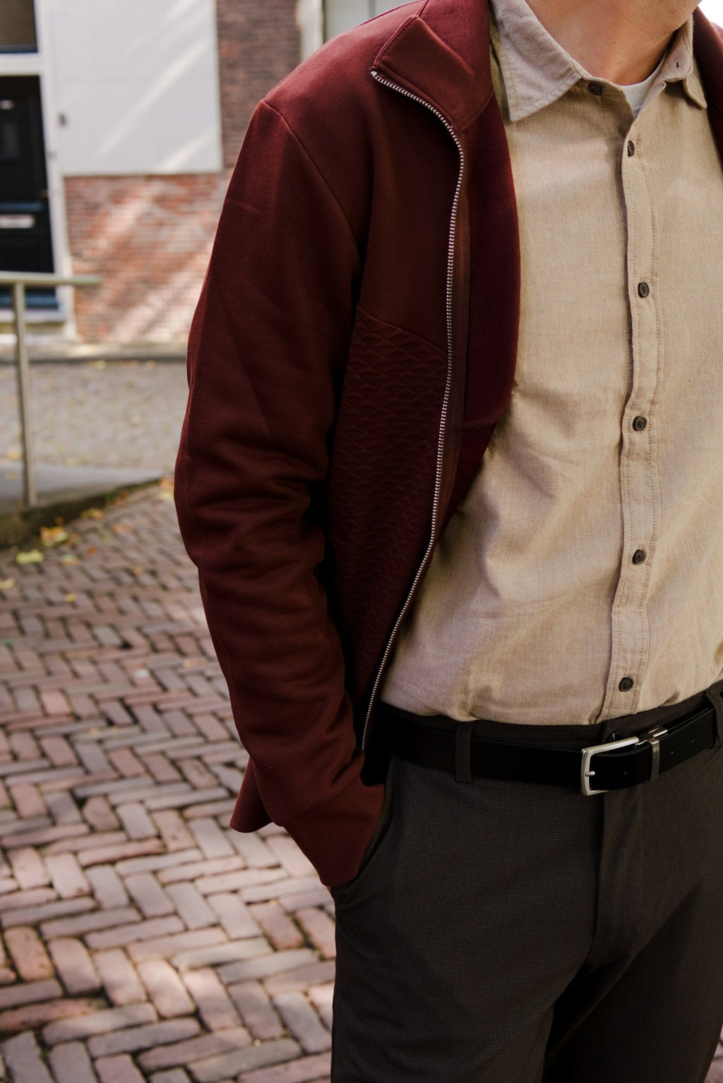 Classic Shirt in Oatmeal — Topics Fashion fotoshoot met Sjors en Sandra