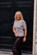 Ester New Knit in Blue Shadow Sandshell — Topics Fashion fotoshoot met Sjors en Sandra