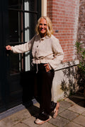 Gunvi Cardigan in Macadamia — Topics Fashion fotoshoot met Sjors en Sandra